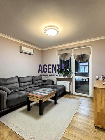 Волинська вул., 12