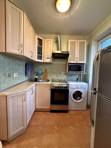 Ряшівська вул., 13