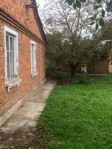 Продам будинок у м. Горохів близько центральної дороги Луцьк-Львів