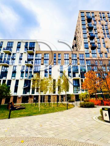 Салютна вул., 2-Б