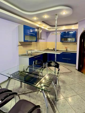 Донецьке шосе, 9