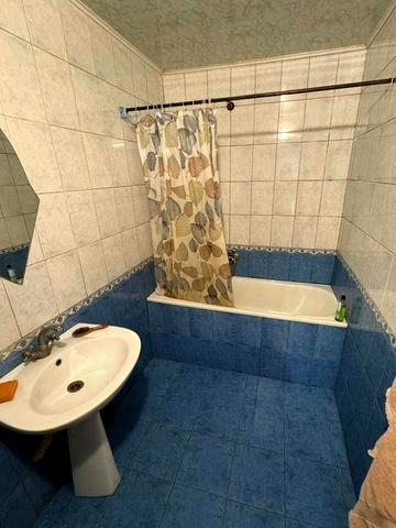 Здається великий будинок з 6 кімнатами можливе проживання до 5 осіб