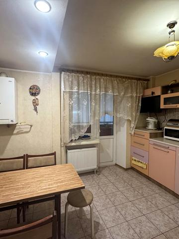 Лялі Ратушної вул., 79б