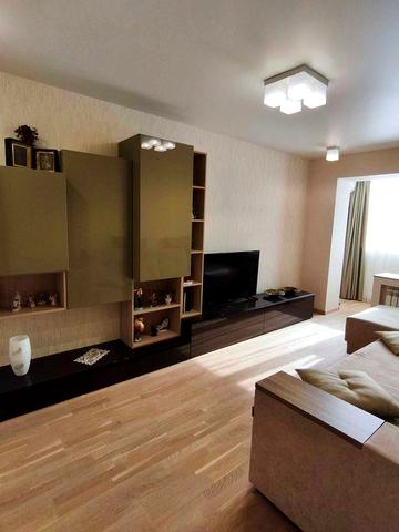 Продам 3-х кімнатну квартиру в Чернігівському кварталі!