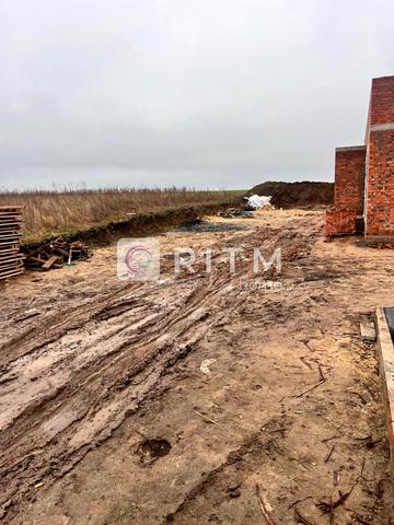 Сільська вул., 10