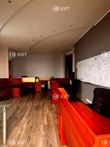 Чернишевська вул., 7