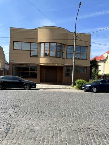 Михайла Грушевського вул., 31А