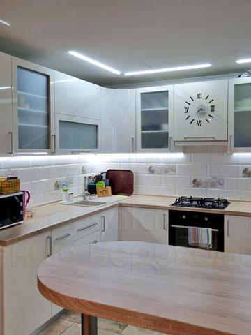 Красносільського вул., 37