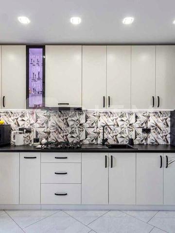 Простора квартира 84 м з якісним ремонтом та повним комплектом техніки