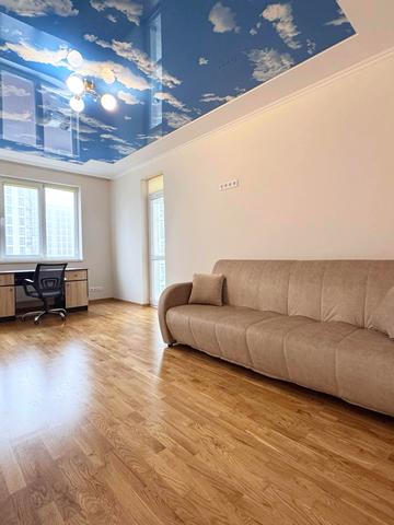 Залізнична вул., 17