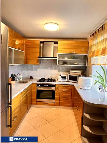 Краснова вул., 14