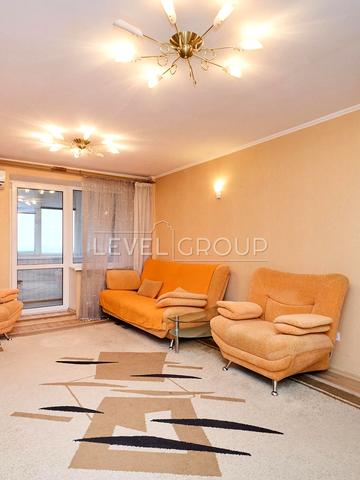 Святошинська пл., 1