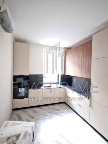 Велика Васильківська вул. (Червоноармійська), 2