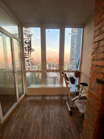 Кирило-Мефодіївська вул., 2