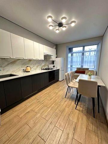 Оренда 1 км квартири поруч з озером