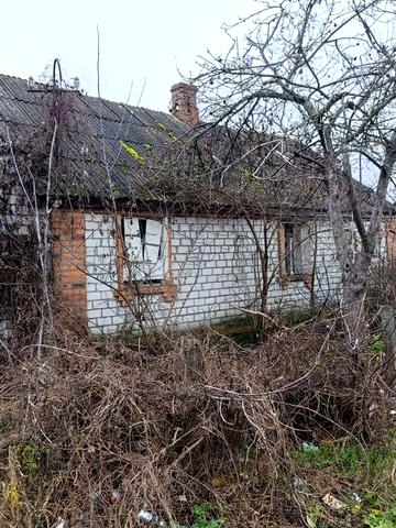 Продається нежилий будинок недалеко від центру міста Коростень