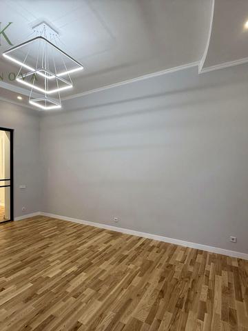 Софії Яблонської вул. (), 34