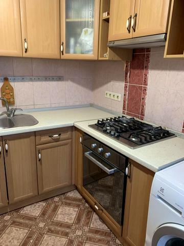 Голосіївський просп. (40-річчя Жовтня), 100/2