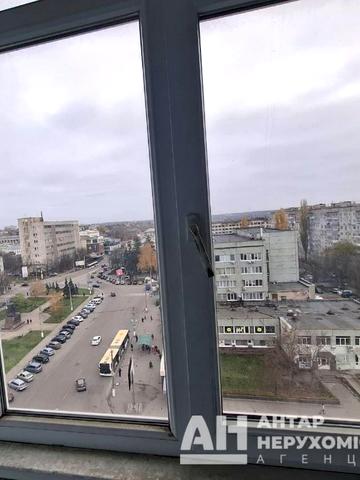 Набережна вул., 4