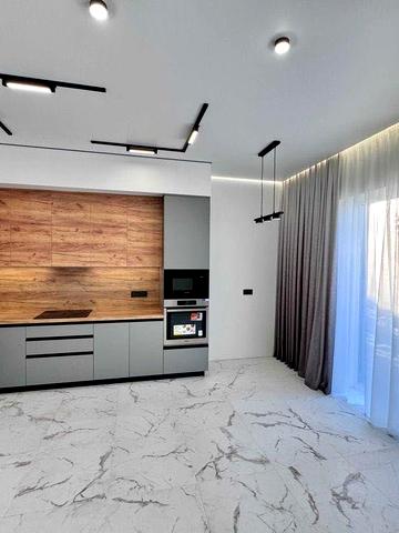 Продаж будинок таунхаус в закритому містечку набережна озеро