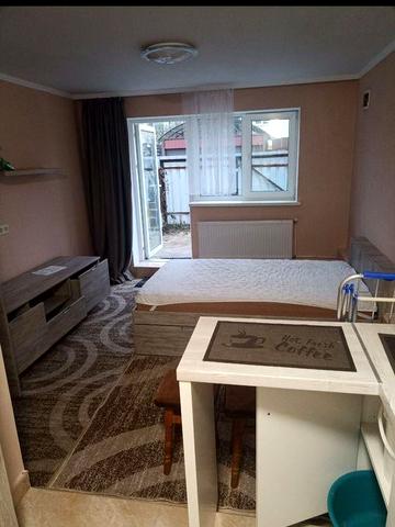 Здається окреме житло для одного хлопця