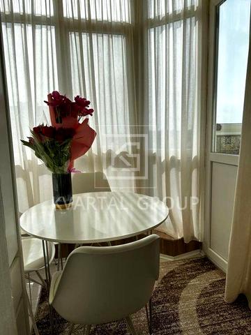 Без комісії. Дуже світла і класна квартира в центрі міста.