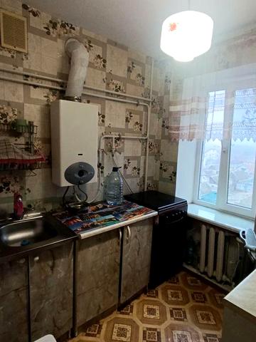 Продаю 2 ком кв Космонавтов 4/5, "гостинка"