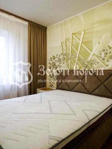 Ревуцького вул., 13