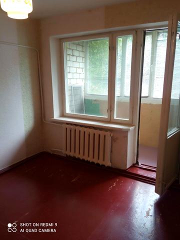 Центральна, 1