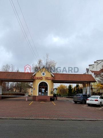 Павла Чубинського вул., 11