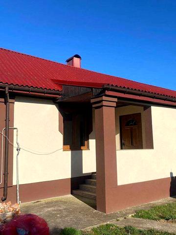 Приватний будинок в с. Угорники