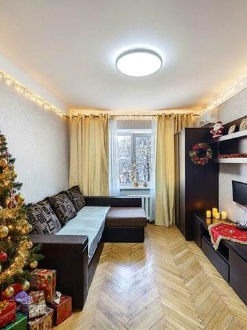 Оболонський просп., 16