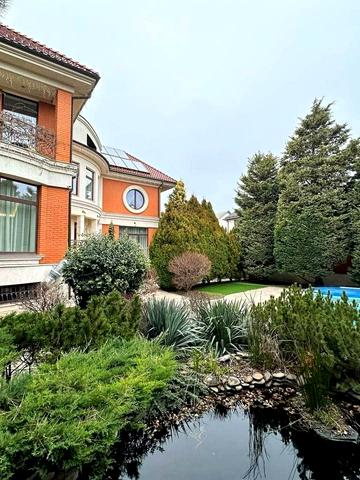 Купріна вул., 5а