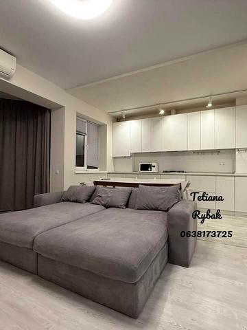 Олексія Вадатурського вул. (Маршала Малиновського), 18