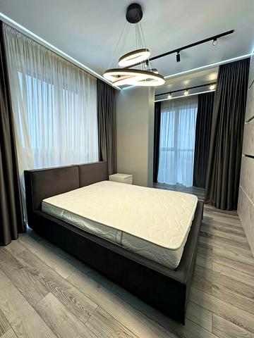 Зоряний бульв., 1м