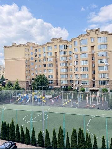 Молодіжна вул., 9