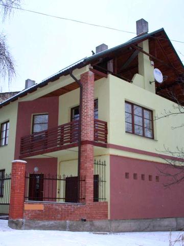 Оренда особняка поруч із парком, вул. Буцманюка