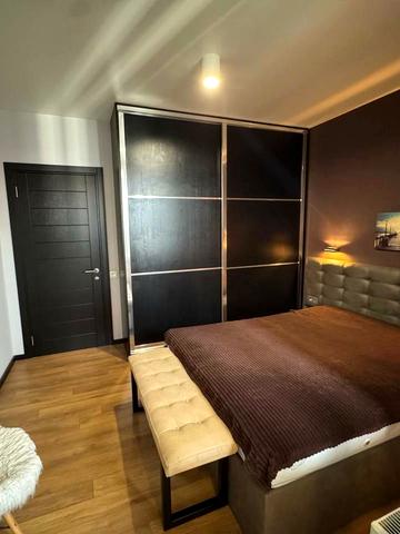 Валерія Лобановського просп., 150-В