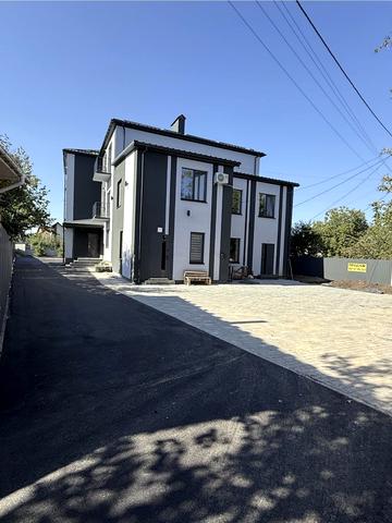 Богдана Хмельницького вул., 175