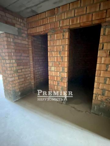 Академіка Сахарова вул., 50