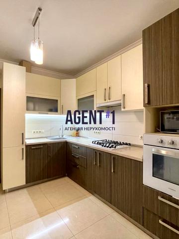 Львівська вул., 23