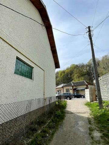 Коновальця