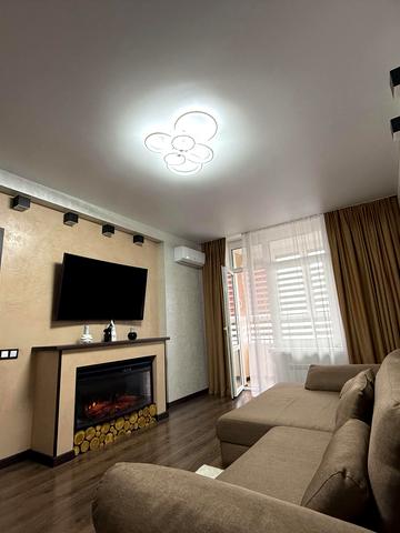 Драгоманова вул., 10