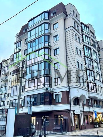 Стрітенська вул. (Комсомольська), 18