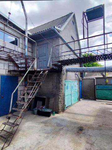 Центральна, 20