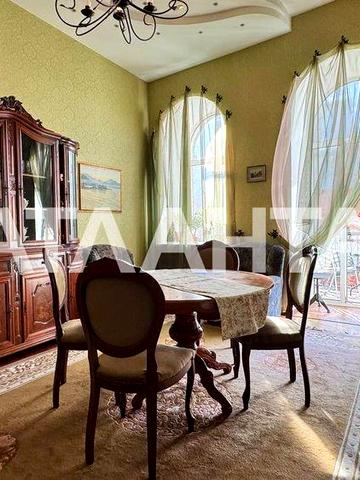 Двоповерхова 4-к. кв. в центрі Києва | Ярославів Вал, 8 Золоті Ворота