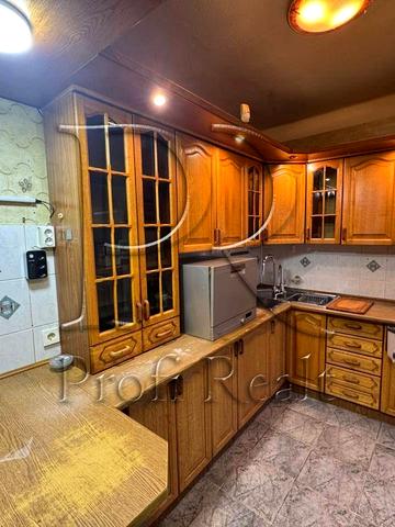 Павла Тичини просп., 5