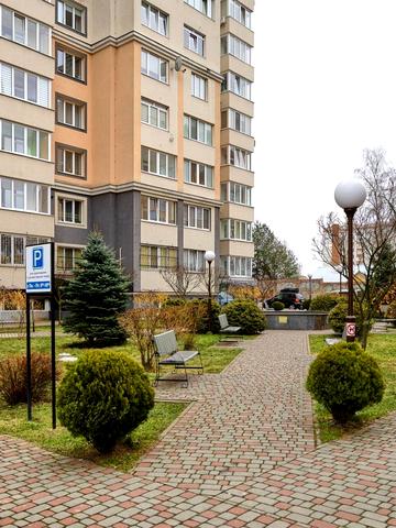 Івана Рубчака вул., 21а