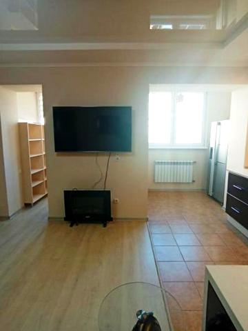 Академіка Сахарова вул., 24