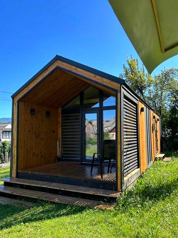 Міні-будинок 28 м2 з терасою. Ідеальне рішення для гір чи озера